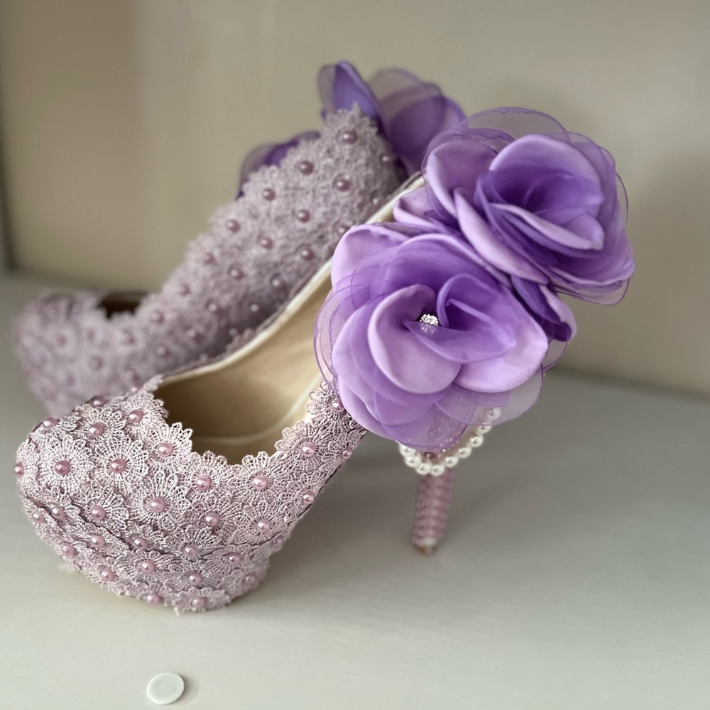 Never used! They have been shelf decor!